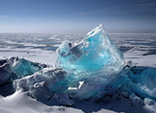 爱游戏-进球无效！王霜头球破门，VAR介入长达4分钟确认越位在先